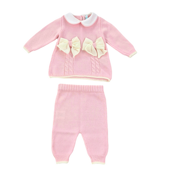 Completo in lana con fiocchi e trecce