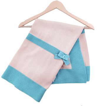 Copertina in filo cotone con fiocchetti