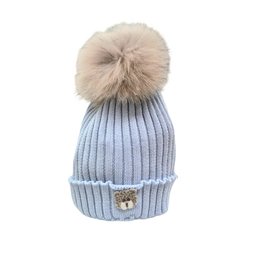 Cappellino in lana a coste con pon pon