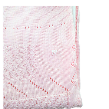 Copertina in filo ricami a mano traforata