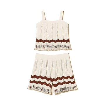 Top e Shots Girl in maglia con zig zag