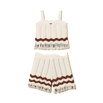 Top e Shots Girl in maglia con zig zag