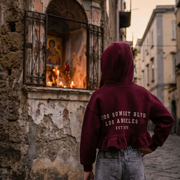 Felpa Bimba con balza e cappuccio