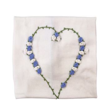Copertina in lana merino ricamo a cuore e fiori