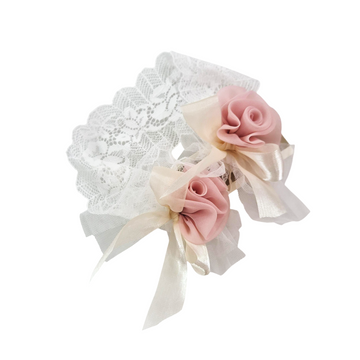 Fascia neonata in pizzo e rose